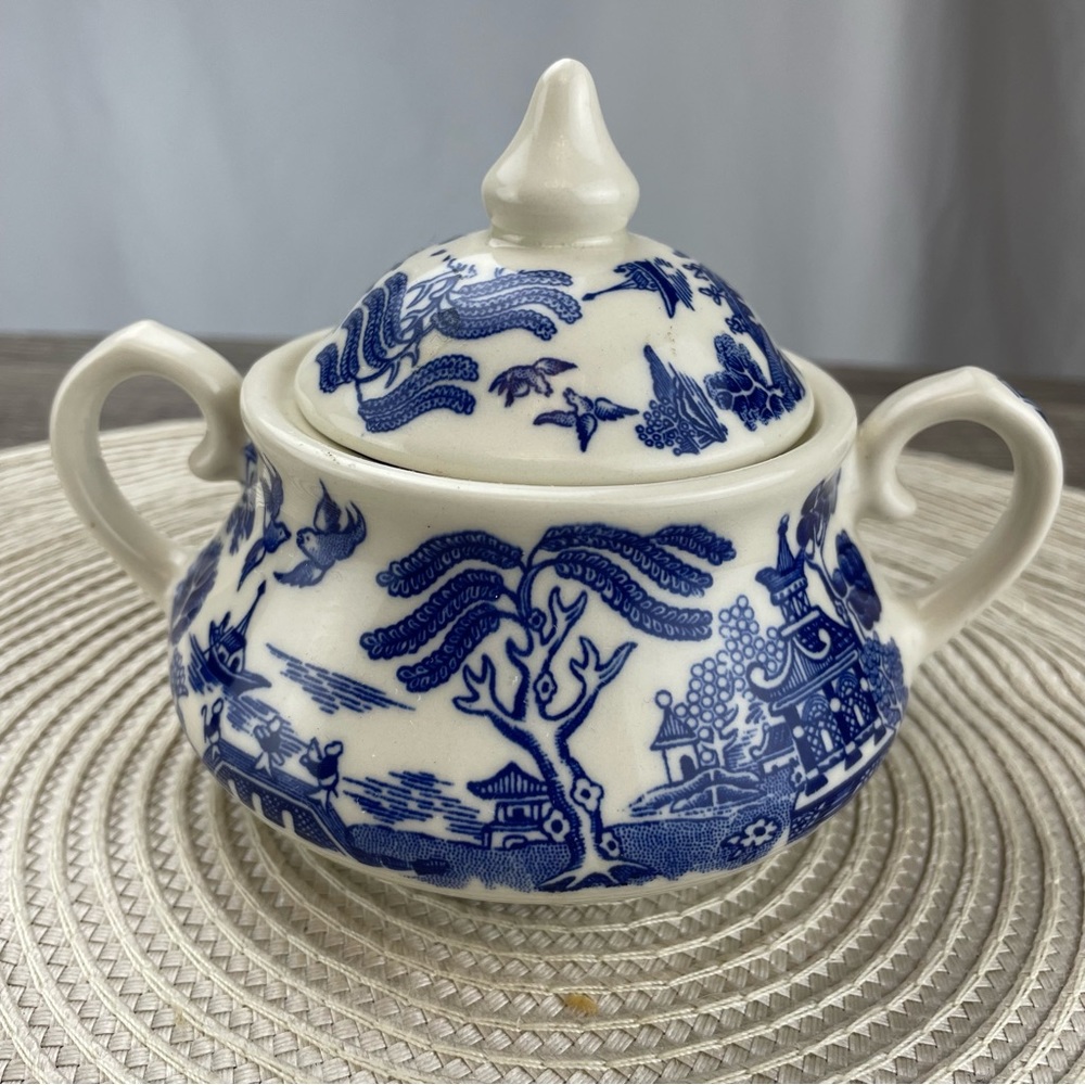 Vintage Ironstone Old Willow Design Blue White Ceramic Sugar Bowl With Lid